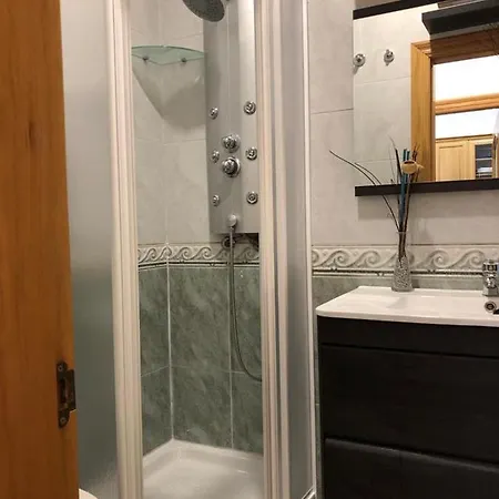 Apartamento En El Puerto De Gijon, A 2 Minutos De La Playa Appartement *
