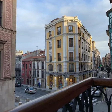 Apartamento En El Puerto De Gijon, A 2 Minutos De La Playa *